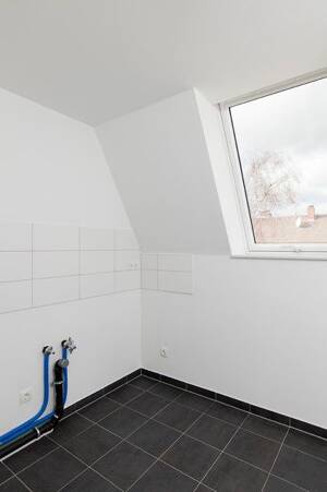 Großzügige 4-Zimmer-Wohnung mit langem Balkon - ideal für Paare & Familien im 4. Obergeschoss – 55131 Mainz – Vorschaubild 4