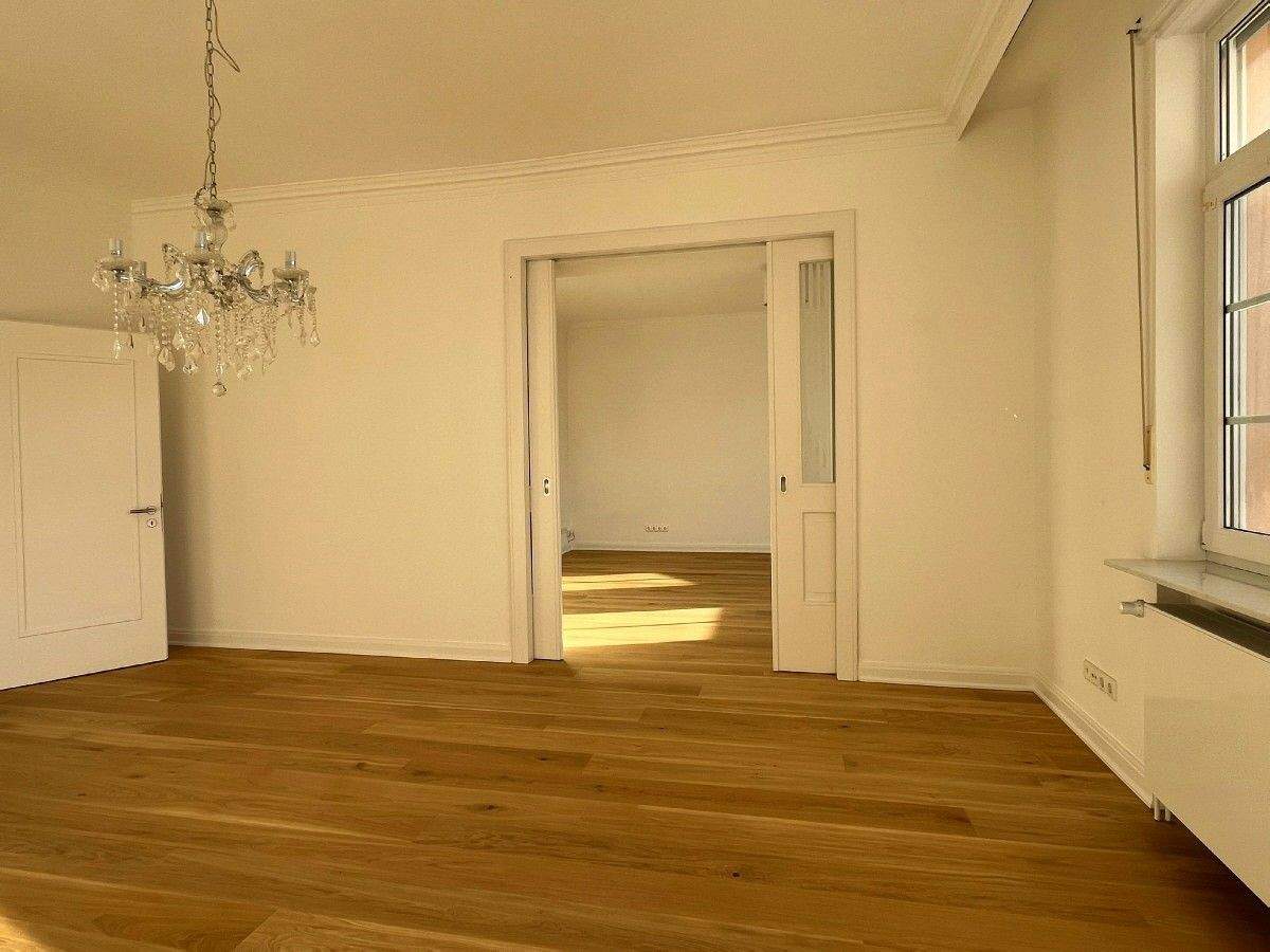 AS-Immobilien.com +++ Exklusives Wohnen in denkmalgeschützter Doppelhaushälfte +++ – Bad Orb – Bild 1 von 9