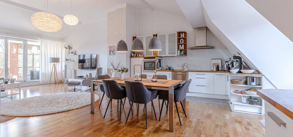 Maritimes Wohnen: Schöne 4-Zimmer-Maisonettewohnung mit Blick auf die Weser – Bremen – Vorschaubild 4