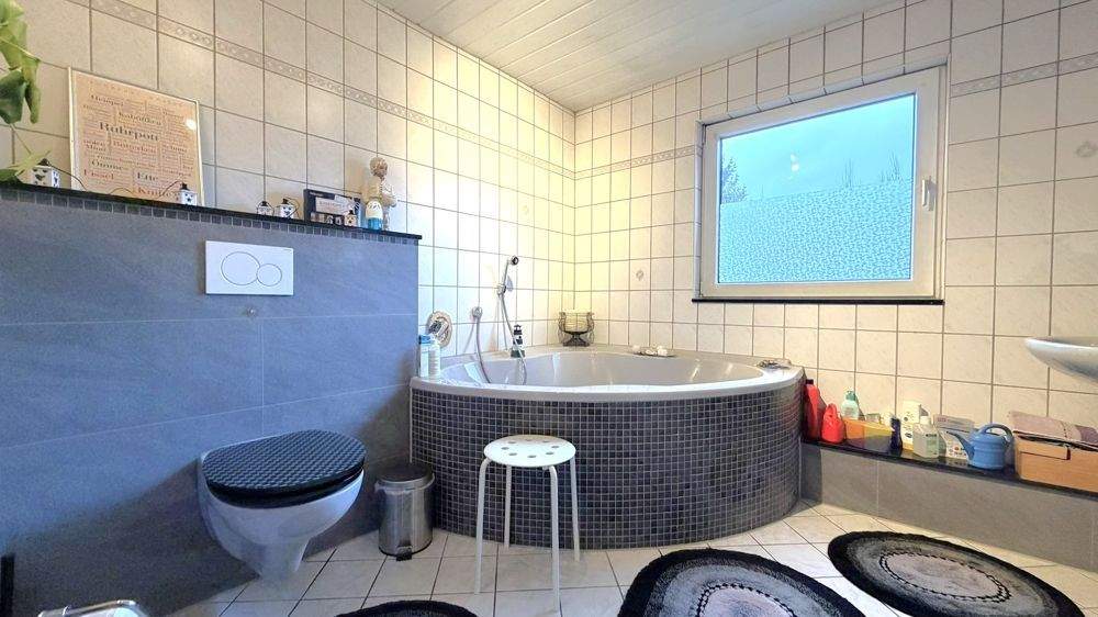 Ruhige Doppelhaushälfte in Sackgassenlage mit Doppelgarage und Garten in Duisburg Alt-Walsum! – Duisburg – Vorschaubild 9