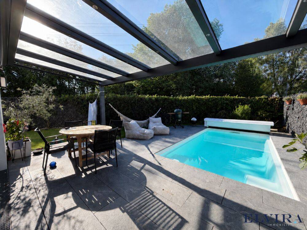 Elvira - Aubing - Besondere Doppelhaushälfte mit großem Garten und Pool – München – Bild 1 von 9
