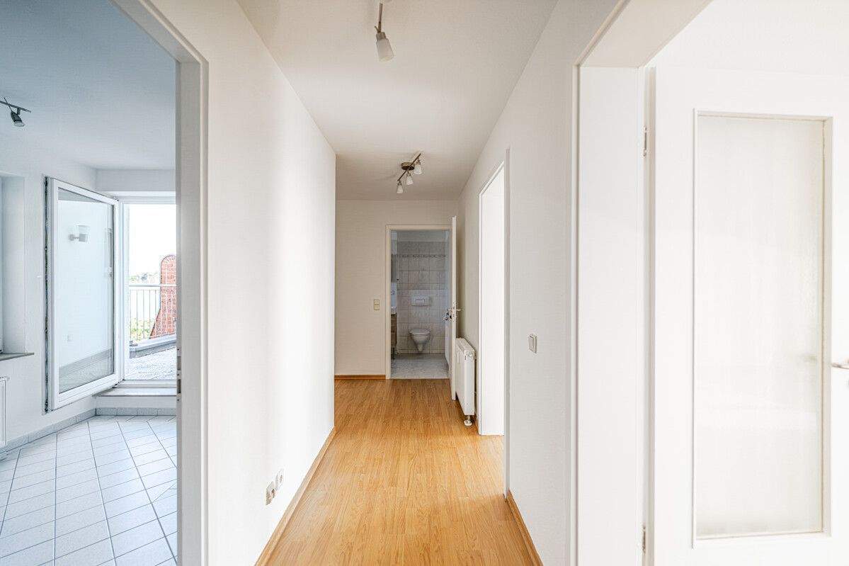 Reduziert! 2 Zimmer/ 2 Terrassen Dachgeschosstraum mit Aufzug nahe Florakiez – Berlin – Vorschaubild 2