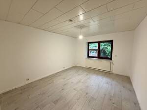 Viel Platz & viel Ruhe: Großzügige 4 Zi.-Wohnung im Zweifamilienhaus. – 22395 Hamburg – Vorschaubild 9