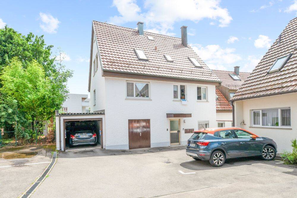 ++ Charmante Wohnung in ruhiger Lage mit ausbaubarem Bühnenbereich ++