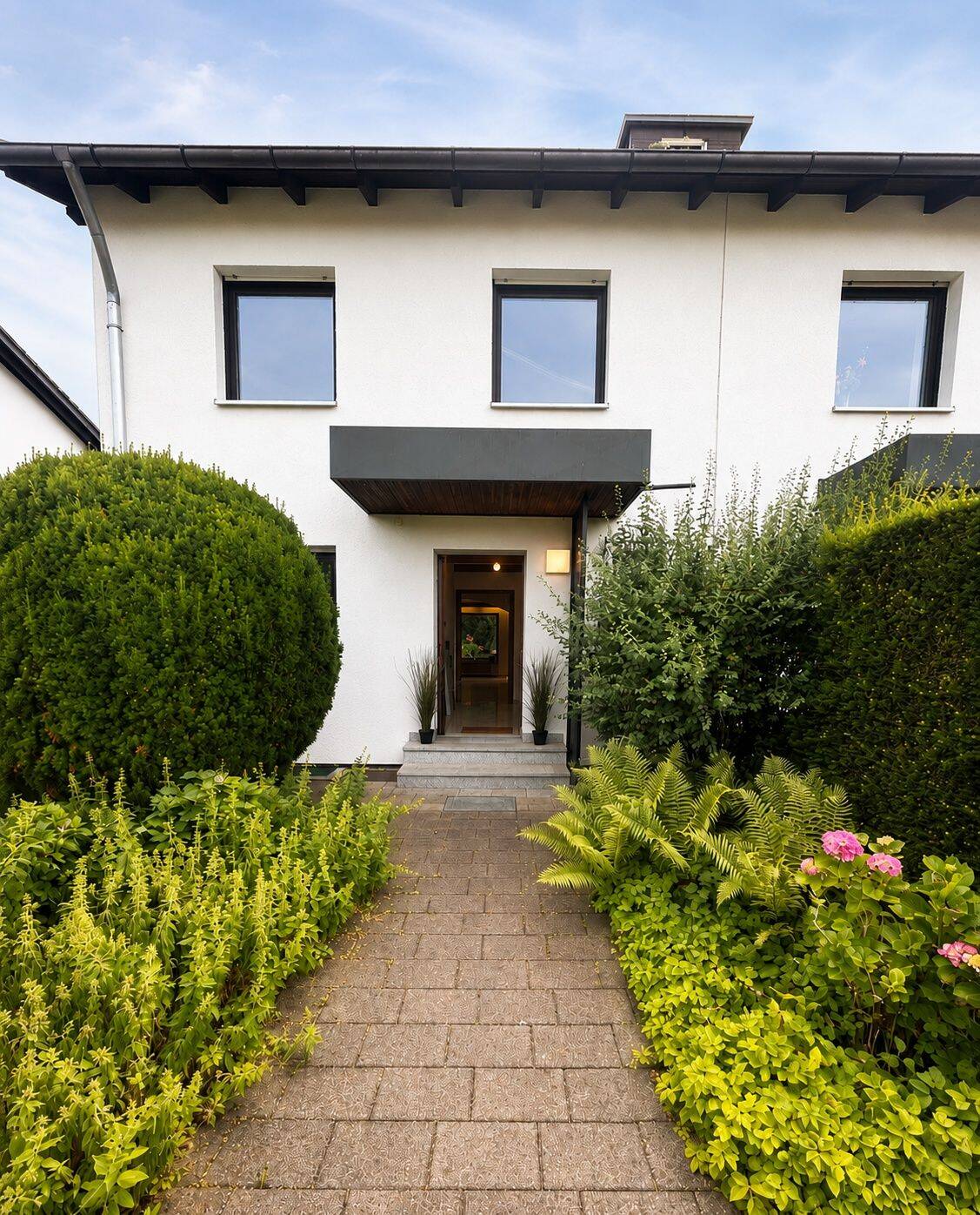 Ideales Familienhaus mit Gartenparadies – München – Vorschaubild 3