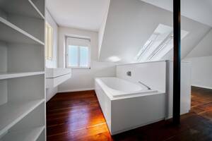 Wohnen mit Charakter: Hochwertiges 5-Zimmer-Maisonette-Loft nahe der Waitzstraße – 22607 Hamburg – Vorschaubild 8