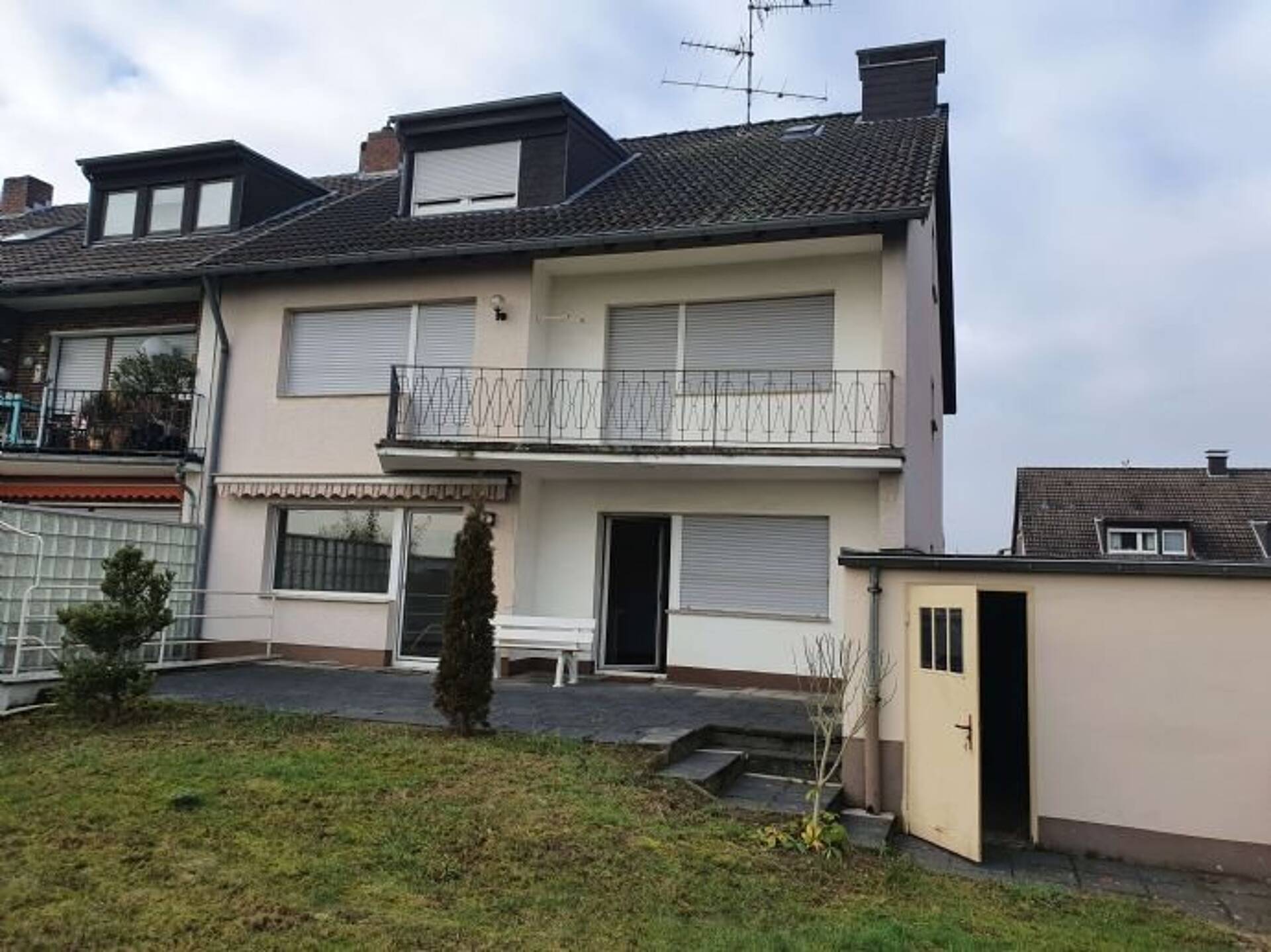 Mehrfamilienhaus in 51143 Köln mit 200 m² kaufen