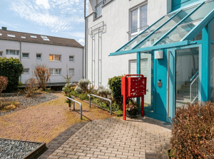 Gemütlich wohnen in Bestlage: Top-Zustand, großer Garten & Tiefgarage in Stuttgart – 70374 Stuttgart – Vorschaubild 5
