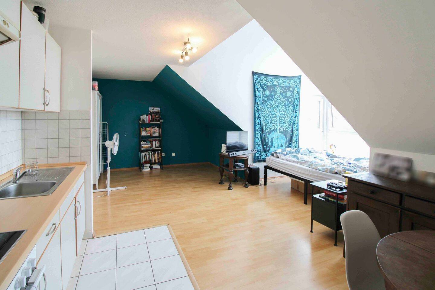 Zentrumsnah und barrierefrei: Lichtdurchflutetes Apartment mit Fahrstuhl – Leipzig – Vorschaubild 2
