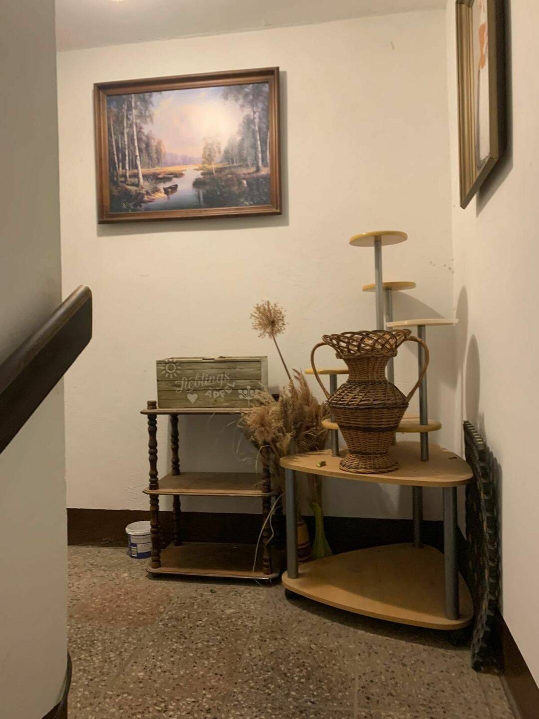 Attraktives, renoviertes Mehrfamilienhaus mit drei modernen Wohnungen.