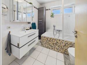 Wohnen mit Weitblick - modernisierte 3-Zimmer-Wohnung mit Süd-Balkon in Kolbermoor – 83059 Kolbermoor – Vorschaubild 8