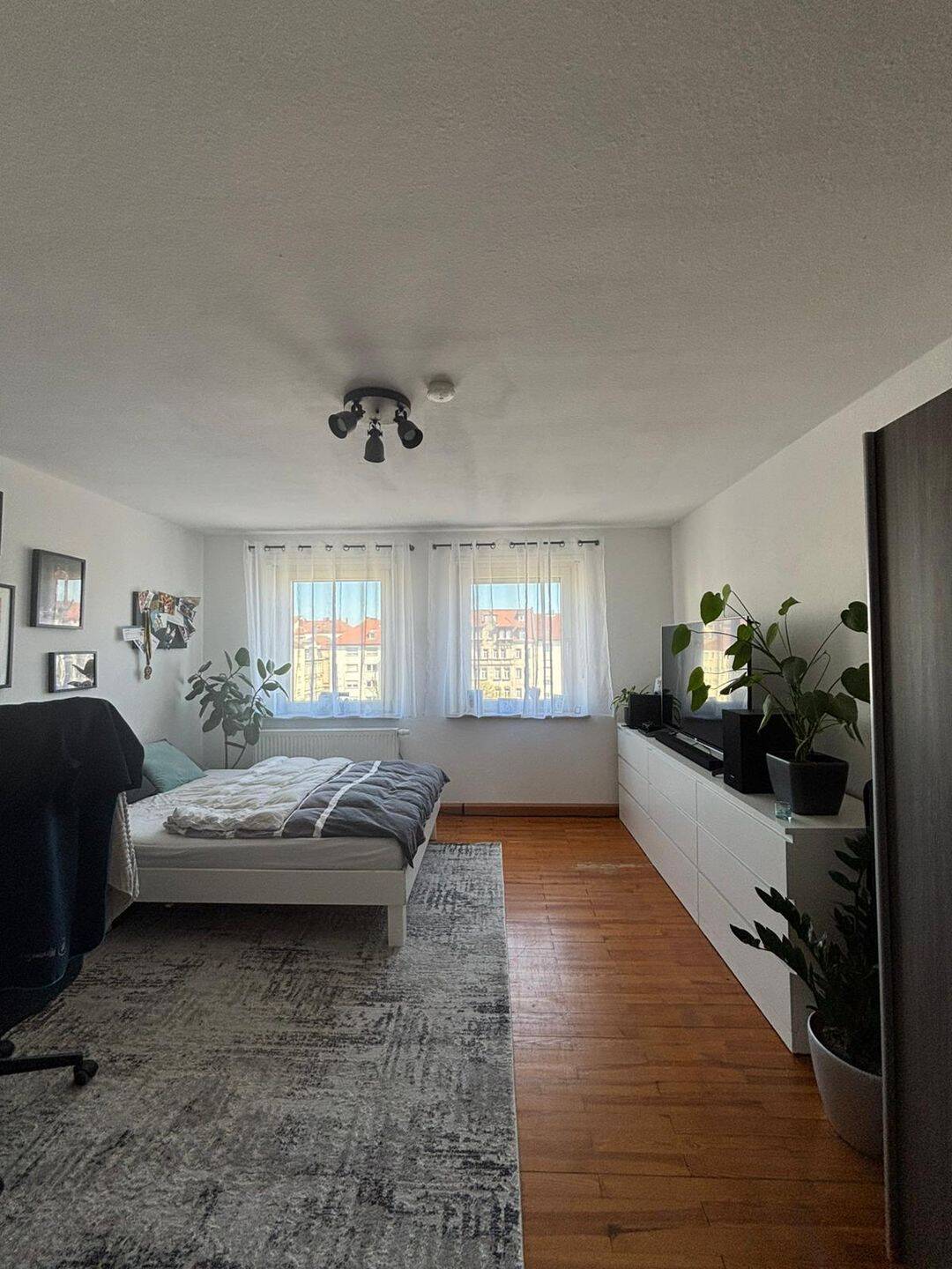 Großes, helles Zimmer in netter WG – zentral am Aufseßplatz, Nürnberg