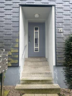 Zwei gepflegte Eigentumswohnungen mit Balkon – ideale Kapitalanlage mit solider Vermietung