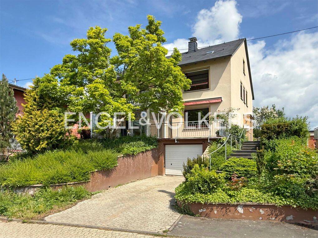 Charmantes Einfamilienhaus mit großem Grundstück