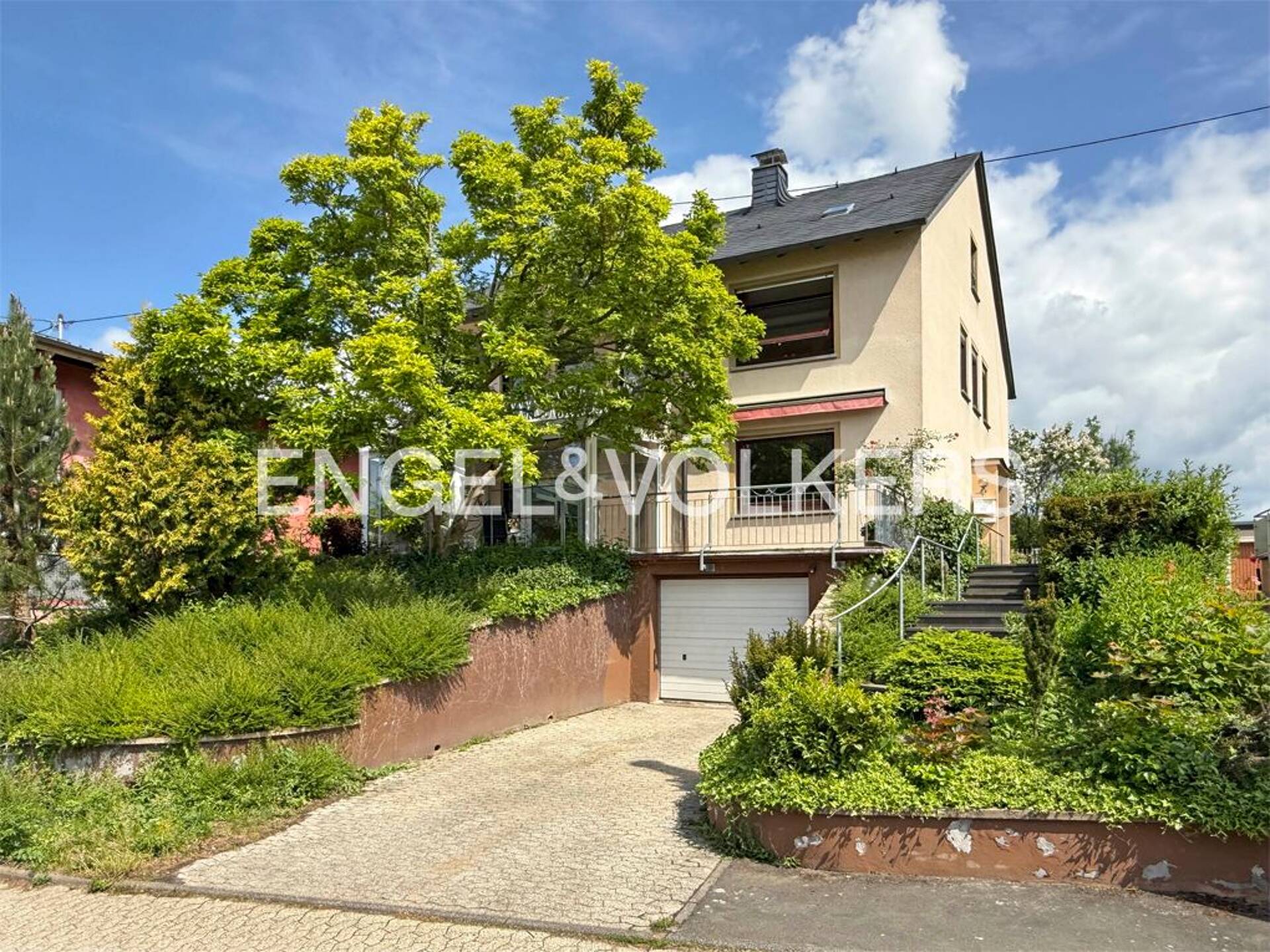Haus in 56077 Koblenz mit 235 m² kaufen