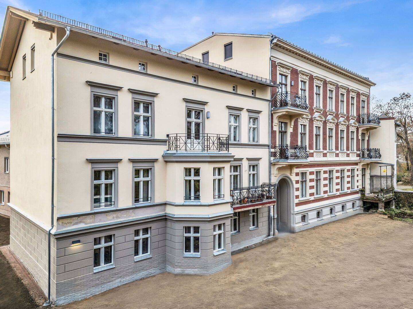 Altbaucharme & Stil: Großzügige Wohnung mit Blick auf den Schlosspark – Potsdam – Vorschaubild 2
