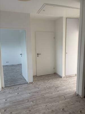Helle 3-Zimmer Dachgeschosswohnung zentral in Krefeld-Bockum – 47800 Krefeld – Vorschaubild 2