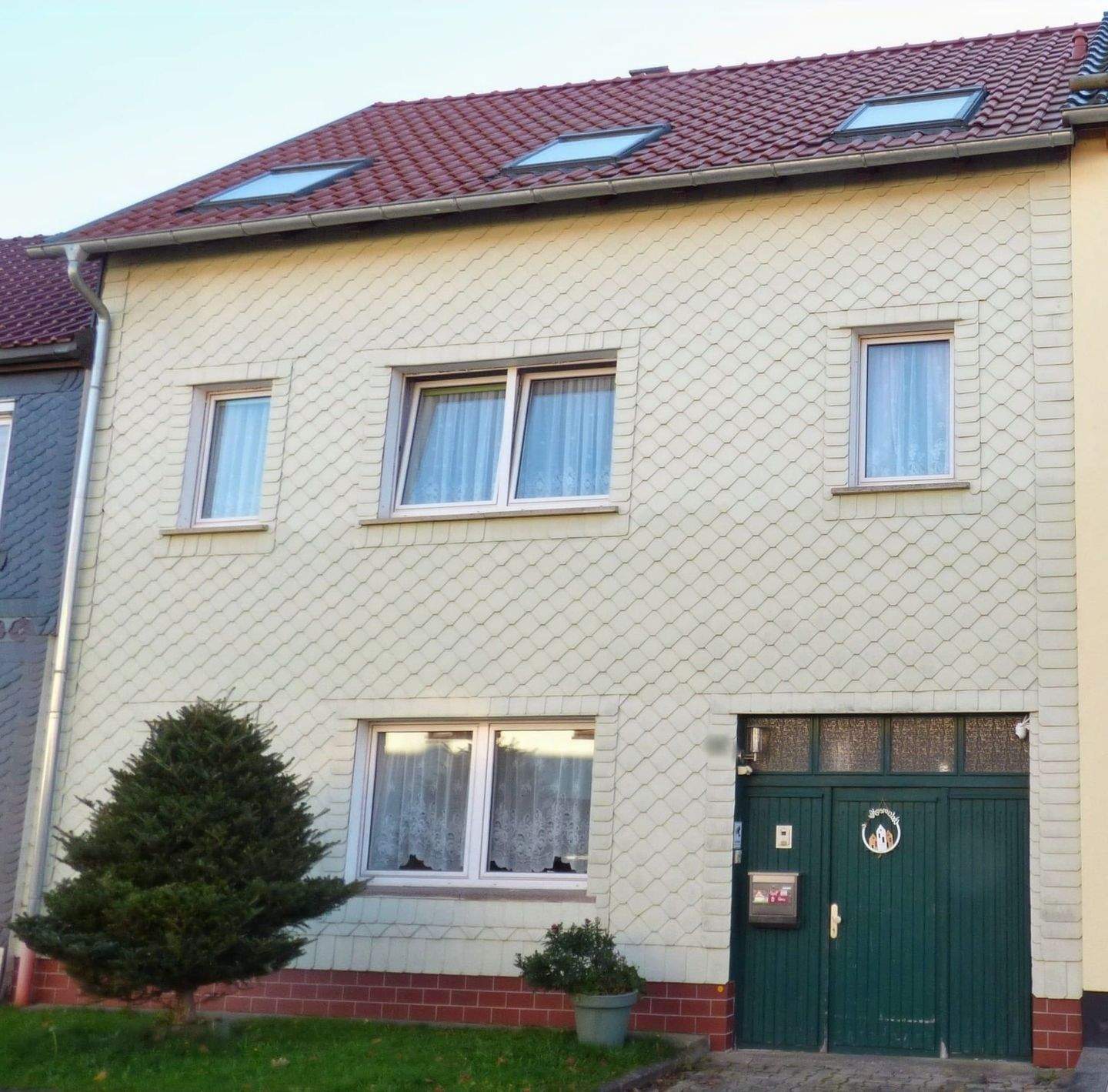 Ihr neues Zuhause, mit viel Platz zum Wohnen auf drei Etagen !! – Langewiesen – Bild 1 von 9