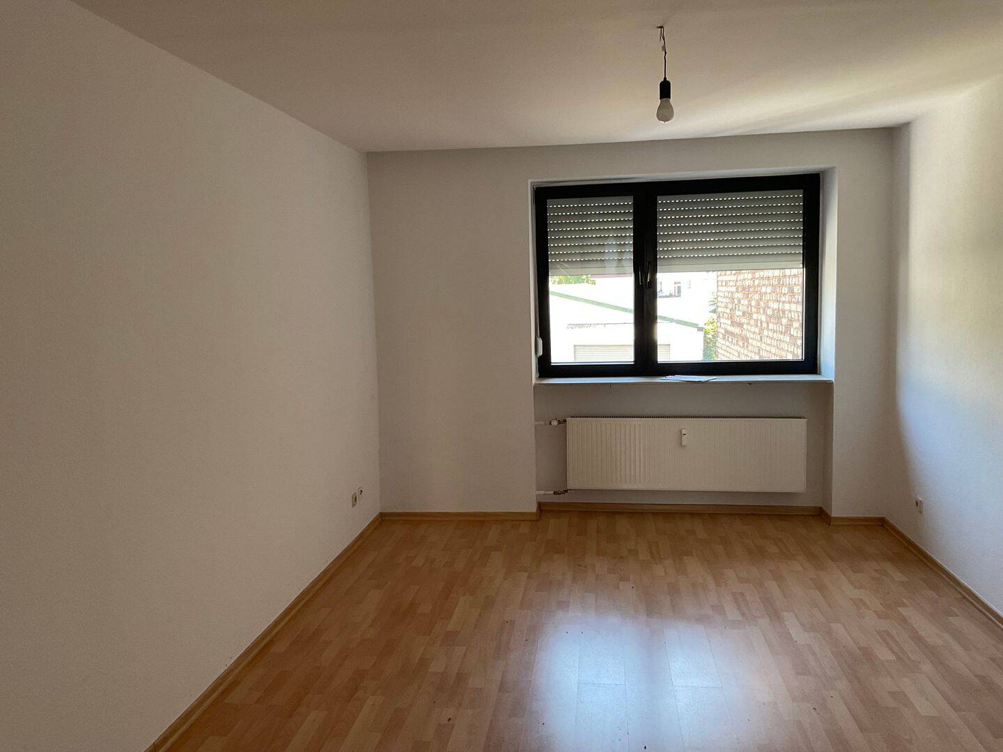 M75_W1_1 Zimmer App. Innenstadt SB m. kleiner Einbauküche – Saarbrücken – Vorschaubild 3