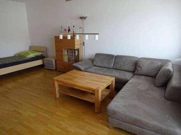 Möbliert: TOP-Lage+Zustand: 39m2-1-Zi.-Whg.+sep. Küche, Balkon+EBK+Bad+AR – Erlangen – Vorschaubild 2