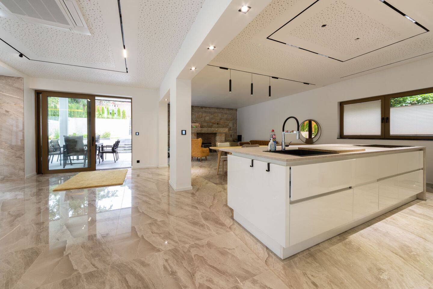 Ein Ort zum Ankommen – Exklusive Villa mit weitläufigem Garten, Innenpool und Einliegerwohnung – Mülheim an der Ruhr – Vorschaubild 4