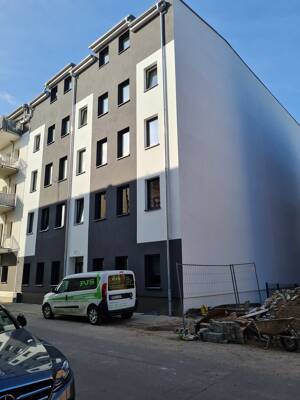 Schicke 4- Zimmerwohnung mit Parkett, Einbauküche, Balkon u. guter Energieeffizienz – 39112 Magdeburg – Vorschaubild 3