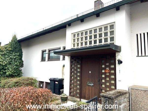 Einfamilienhaus mit Einliegerwohnung in Hanglage in Kemnath – Kemnath – Bild 1 von 9