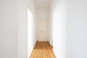Bezugsfrei in Friedrichshain: Charmante Wohnung in zentraler Wohnlage, nahe Karl-Marx-Allee, Loggia – 10249 Berlin – Vorschaubild 6