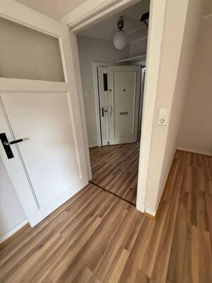 Gute Wohngegend/ lichtdurchflutet/ gut geschnitten/ gutes Objekt zum vermieten oder selber wohnen/ frei lieferbar / vereinbaren Sie einen Termin ! – 22087 Hamburg – Vorschaubild 9