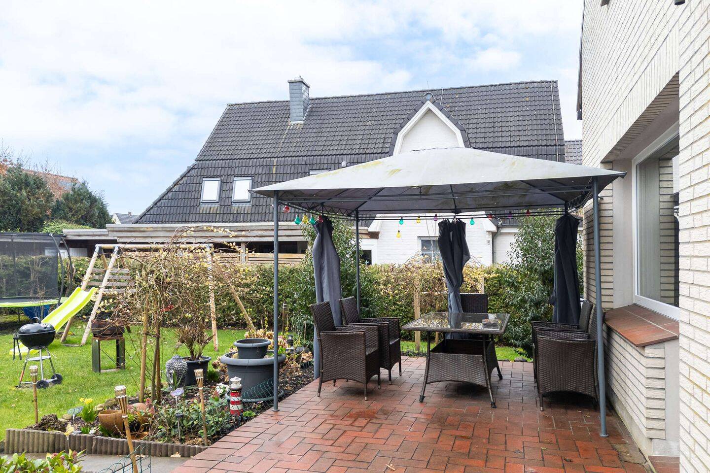 Oldenburg: Attraktives Zweifamilienhaus in Toplage mit Garage! Obj.9445 – Oldenburg – Vorschaubild 2