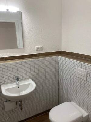 charmante 2-Raum-Wohnung mit kleiner Küchenzeile, Wintergarten und PKW-Stellplatz – 1277 Dresden – Vorschaubild 4