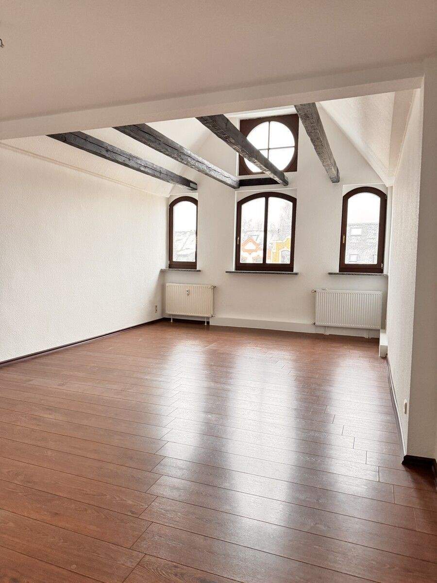 +++WIR RENOVIEREN FÜR SIE! EXKLUSIVE 4-RAUMWOHNUNG+++ – Chemnitz – Vorschaubild 2