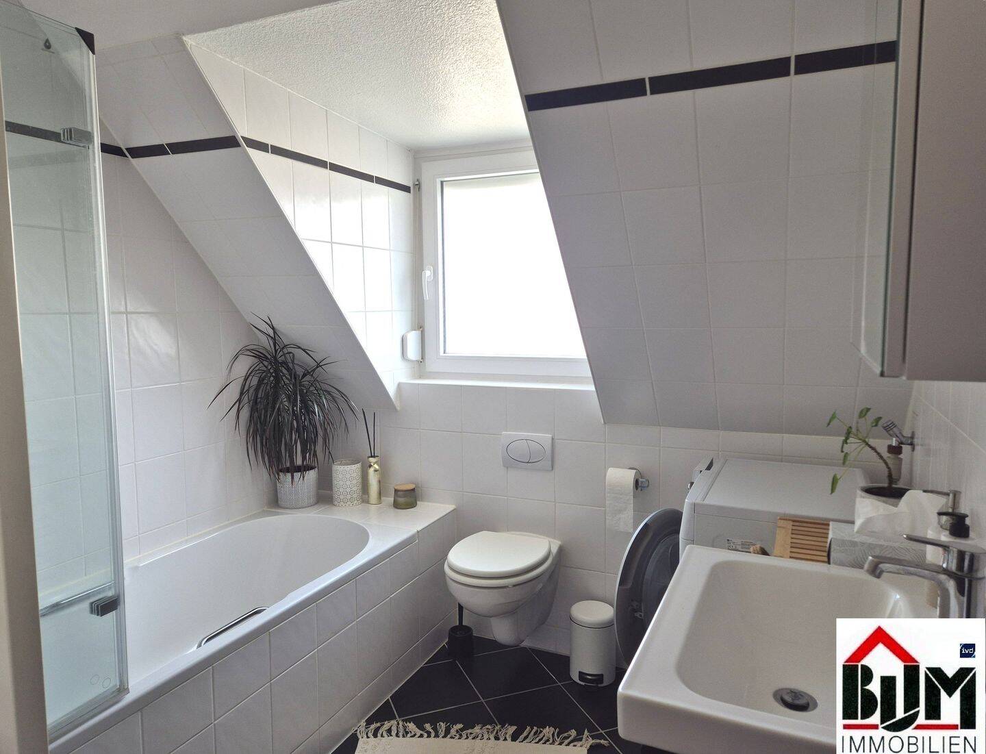 *Nürnberg-Altstadt - 3 Zimmer - Dachgeschoss - grosszügig - Kücheneinrichtung möglich - Bad mit Fenster* – Nürnberg – Vorschaubild 6