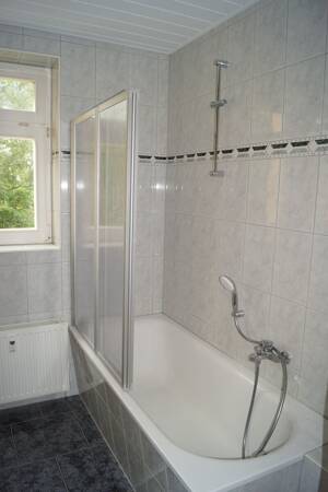 Helle, sanierte 5-Raum-Wohnung in ruhiger Wohnlage mit Stellplatz und Gemeinschaftsgarten – 9599 Freiberg – Vorschaubild 8