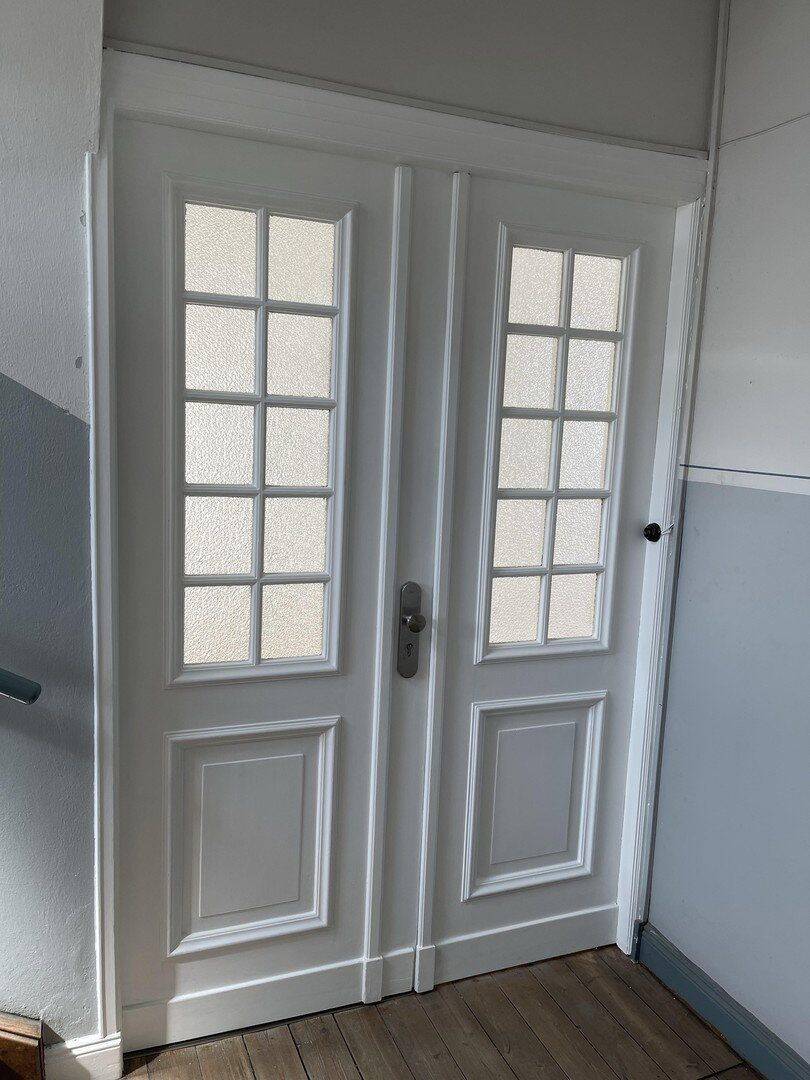 Charmante 2-Zi.-Altbauwohnung, frisch renoviert und mit Balkon