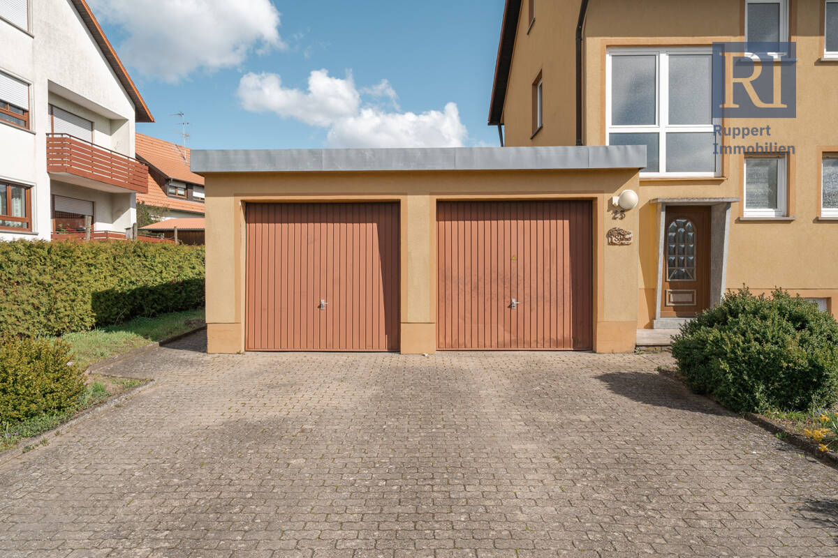 Zweifamilienhaus | leerstehend | Doppelgarage | 1.085 m² | Abtswind – Abtswind – Vorschaubild 3