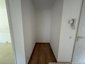 Tolle 3-Raumwohnung zur Selbstnutzung !!! Erstbezug nach Sanierung !! Mit Balkon und Aufzug !! – 1157 Dresden – Vorschaubild 6