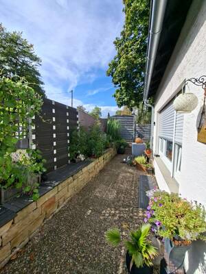 TOP LAGE! 3,5-Zi.-Wohnung mit großer Terrasse * TL-Bad * sep. WC * Pkw-Stpl. * akt. vermietet
