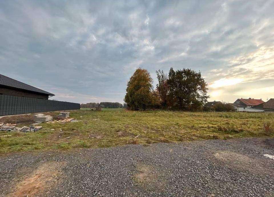 Mit Grundstück, für alle, die es großzügig lieben, Ihr schönes Familienhaus in Vallstedt. – Vechelde – Bild 1 von 9