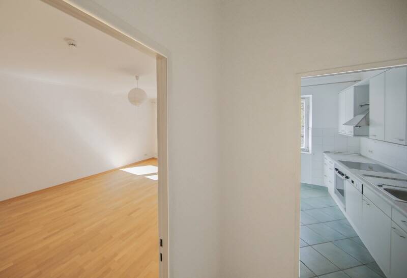 Nebeneinander am Ludwigkirchplatz: 2 Whg m Aufzug Balkon u Stellplatz – Berlin – Vorschaubild 4