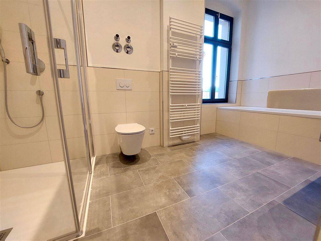 Exklusives Wohnen auf 150 m²: Modernisierter Altbau-Traum mit Balkon & 2 Bädern mitten in Chemnitz – Chemnitz – Vorschaubild 8