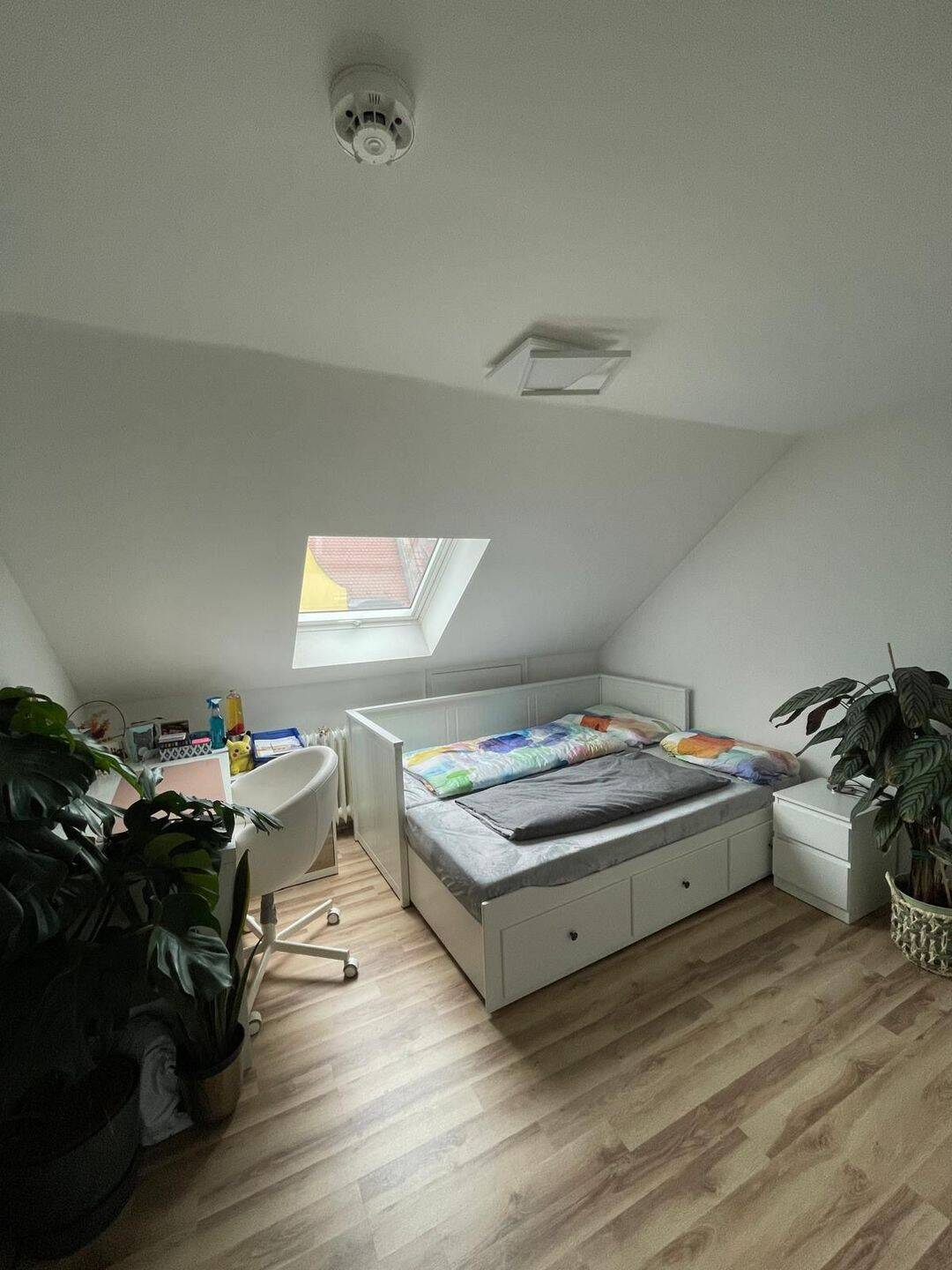 Südstadt kleine ruhige 2-Zi Dachgeschosswohnung – Nürnberg – Vorschaubild 4
