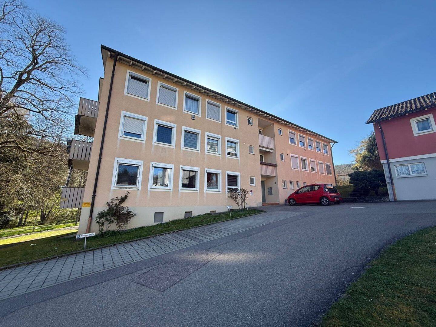 ***Sanierte, Lichtdurchflutete 3-Zimmer-Wohnung in begehrter Lage*** – Schorndorf – Bild 1 von 8