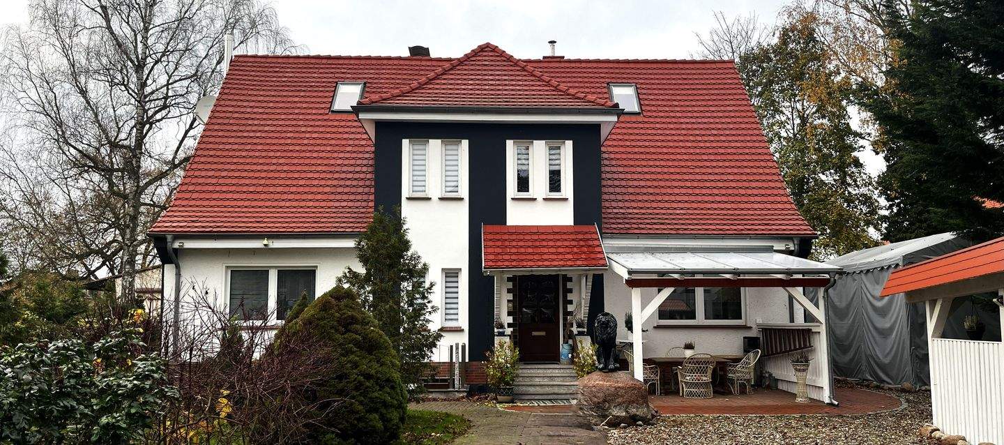 Raum für Ideen: Wohnhaus mit großem Grundstück und Platz für ihre Projekte – Bützow – Bild 1 von 9