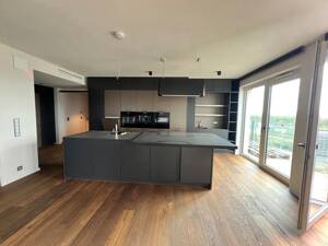 Atemberaubendes Penthouse mit 360°-Panoramablick, weitläufigem Wohnambiente + drei exclusive Bäder! – 1307 Dresden – Vorschaubild 9