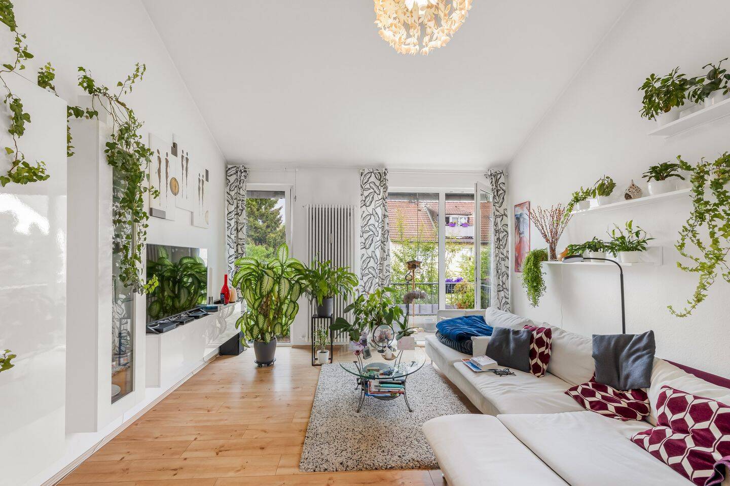 Wohnen mit Charakter: Vermietete 2,5-Zimmer-Galeriewohnung in direkter Nähe zum Ostpark – München – Vorschaubild 4
