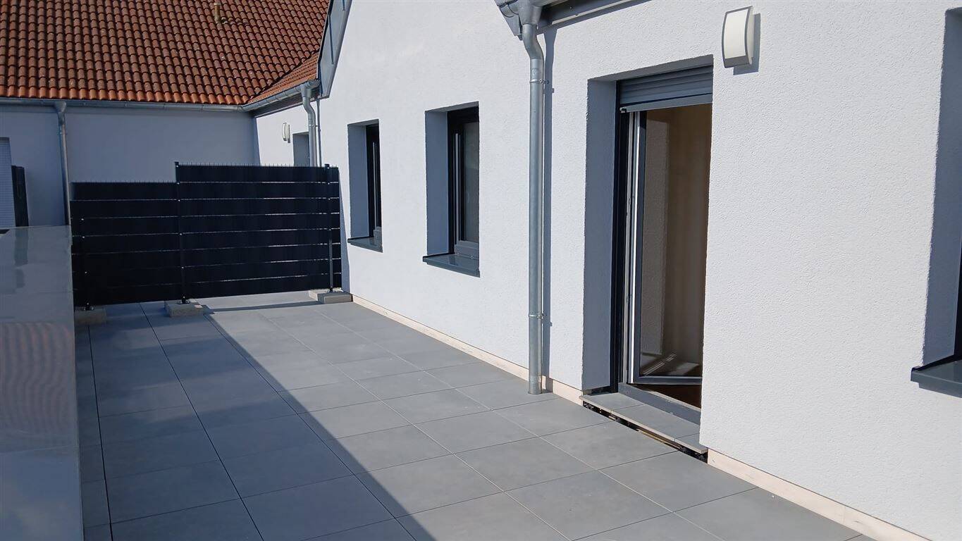 3ZKB mit großer Dachterrasse und Balkon ab sofort als Erstbezug nach Kernsanierung zur Miete frei