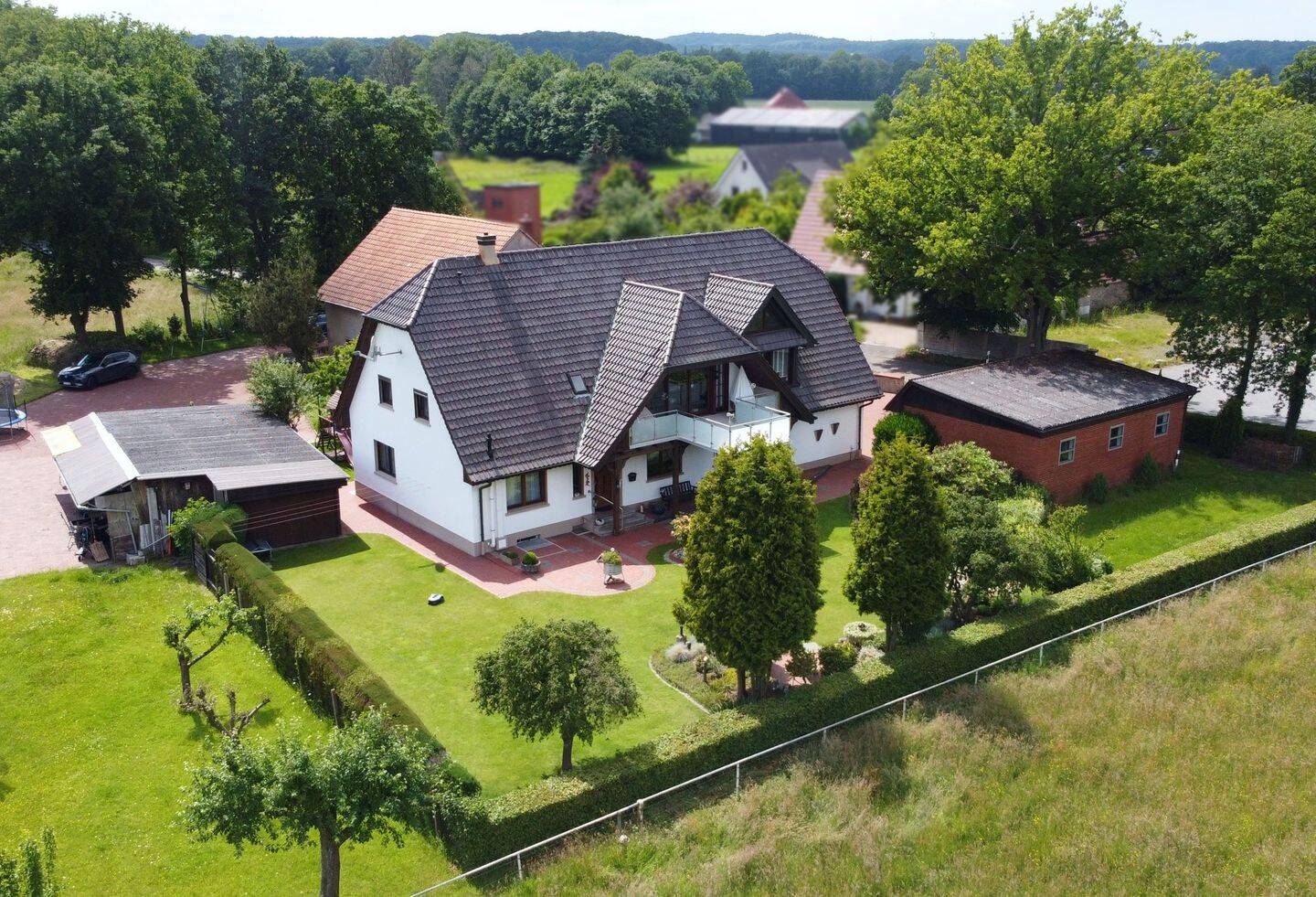Ländliches Paradies: Einfamilienhaus mit großem Grundstück und vielseitigen Nutzungsmöglichkeiten! – Mettingen – Bild 1 von 9