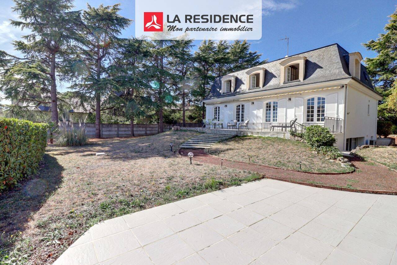 Maison 13 pièces 247 m² · à Blois · 247 m² · 664 000 €