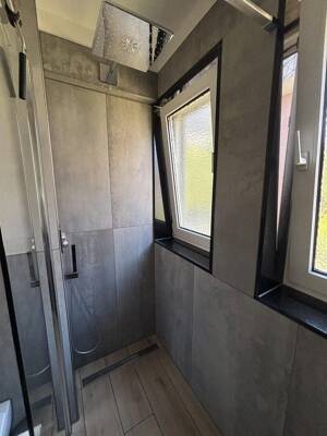 Gepflegte 2-Zimmer-Wohnung mit Balkon, Einbauküche, Stellplatz & Aufzug in Maintal-Dörnigheim – 63477 Maintal – Vorschaubild 4